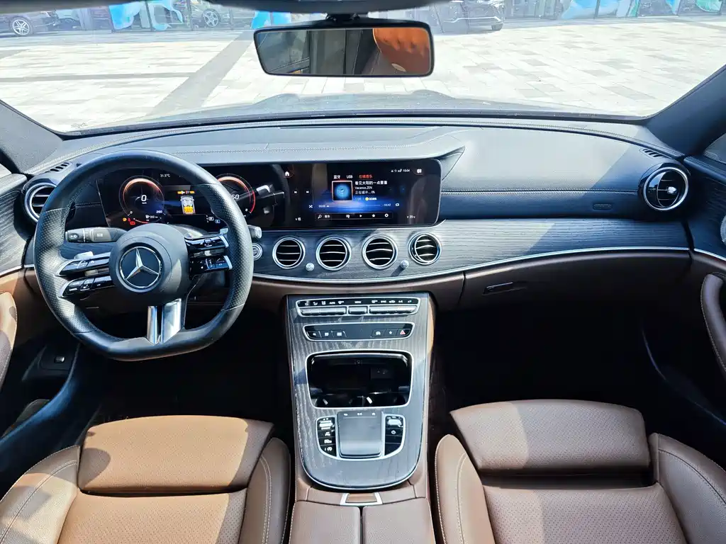 Mercedes-Benz E-Class — миниатюра 13