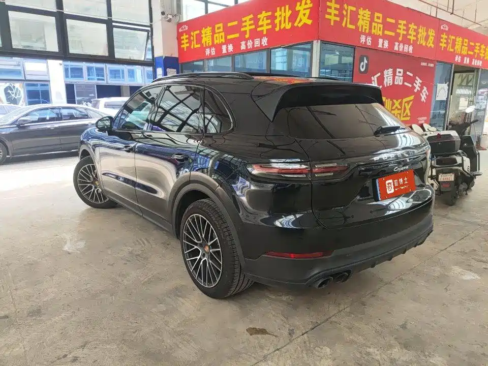 Porsche Cayenne — миниатюра 2