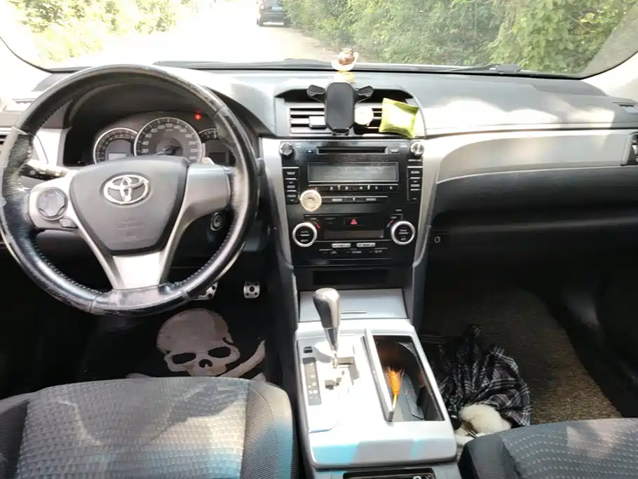 Toyota Camry — миниатюра 12