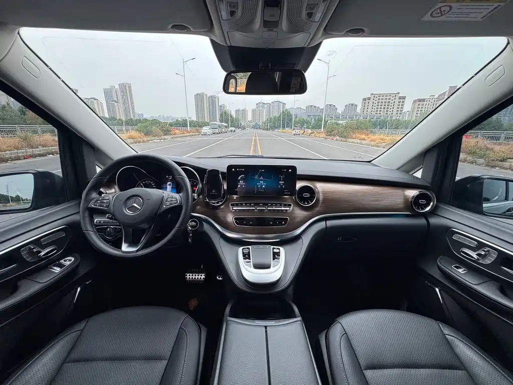 Mercedes-Benz V-Class — миниатюра 26