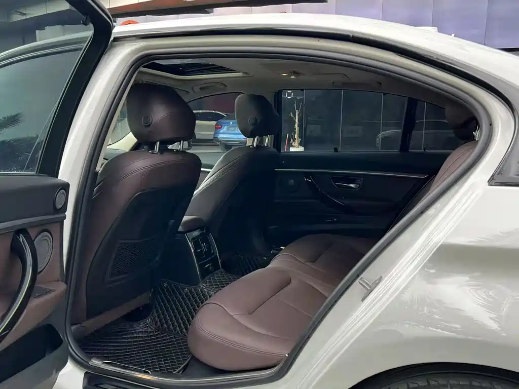 BMW 3 Series — миниатюра 6