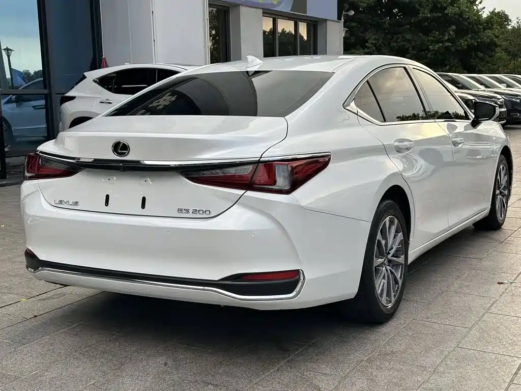 Lexus ES — миниатюра 5