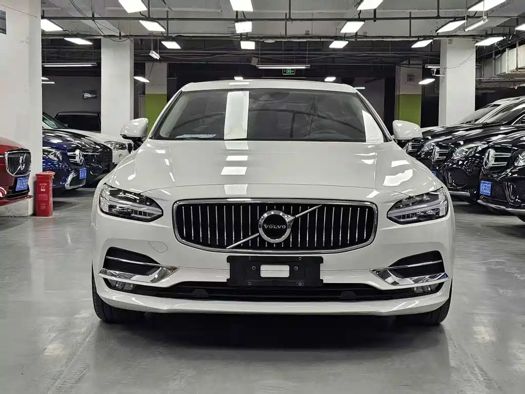 Volvo S90 — миниатюра 2