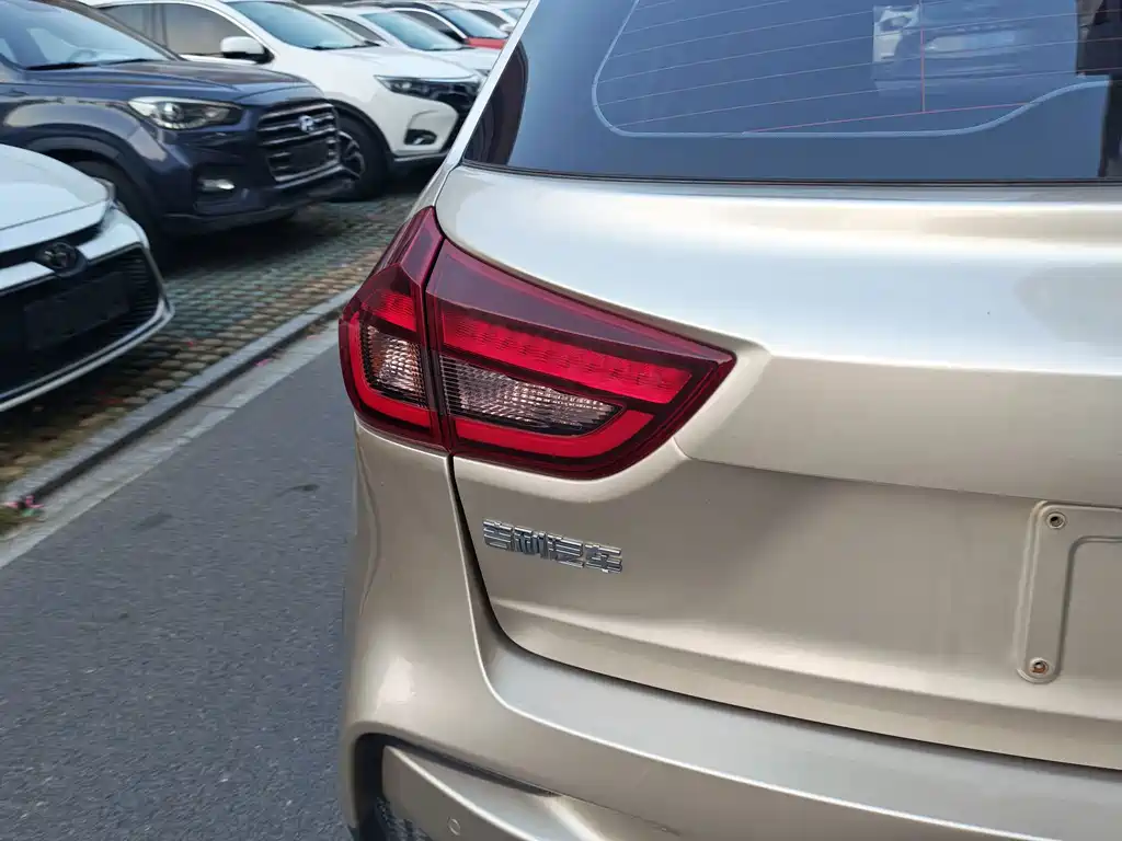 Geely Vision X3 — миниатюра 11