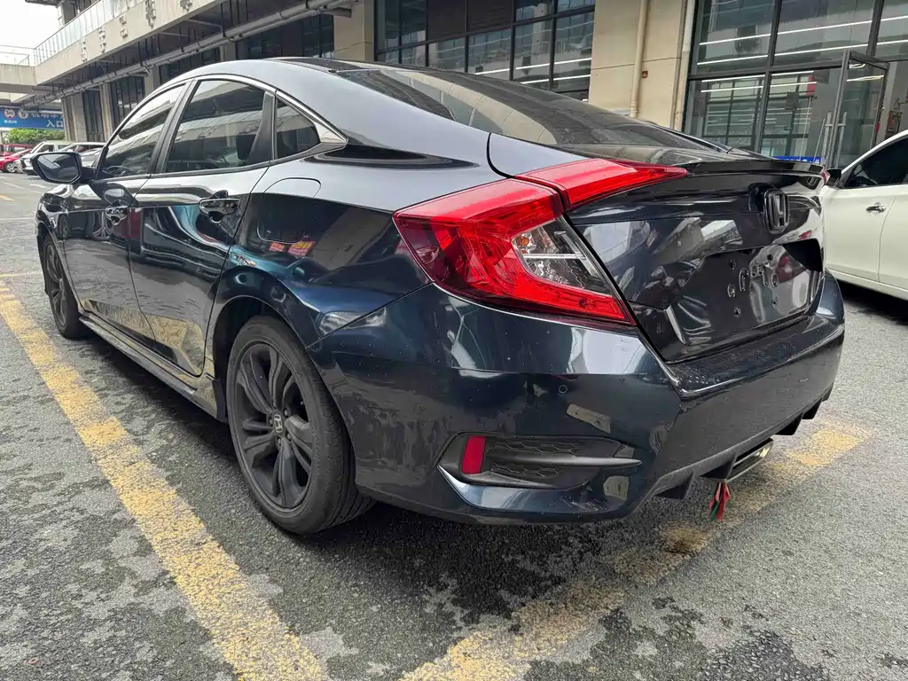 Honda Civic — миниатюра 12