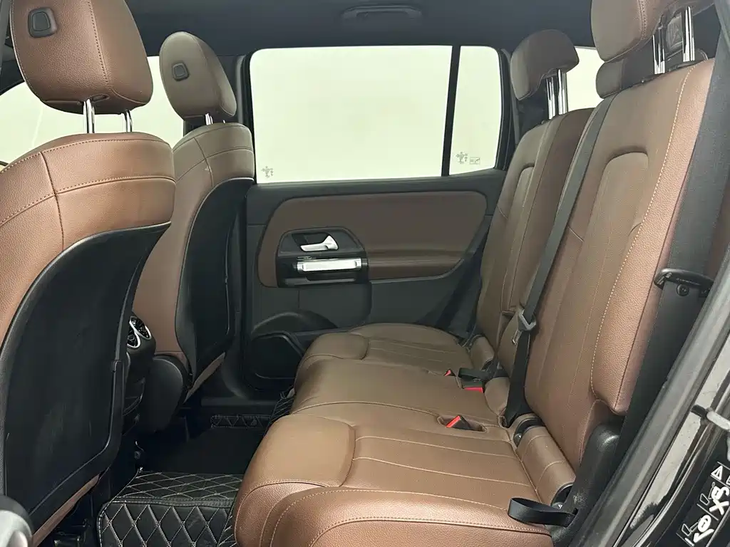 Mercedes-Benz GLB — миниатюра 8