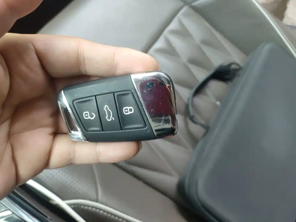 Volkswagen Passat PHEV — миниатюра 9