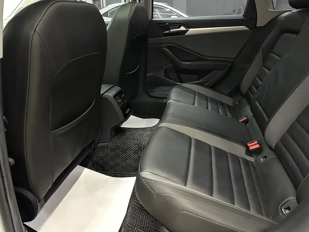 Volkswagen Sagitar — миниатюра 9