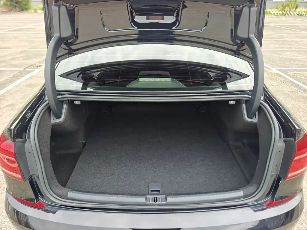 Volkswagen Passat — миниатюра 21