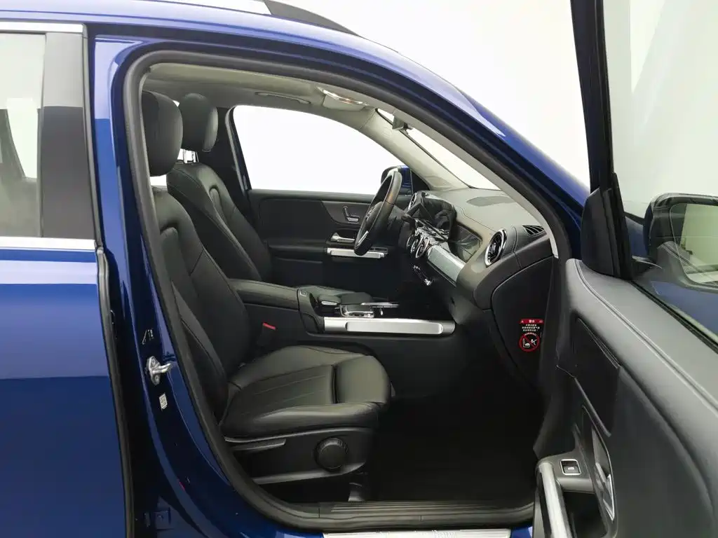 Mercedes-Benz GLB — миниатюра 23