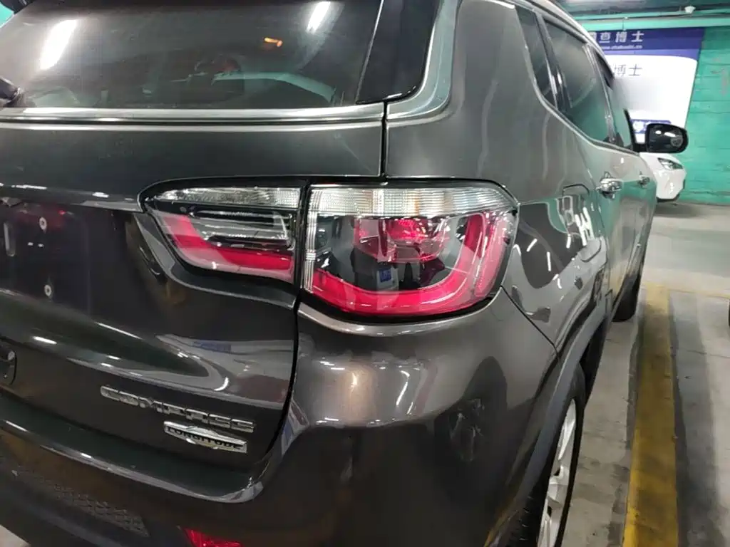 Jeep Compass — миниатюра 8