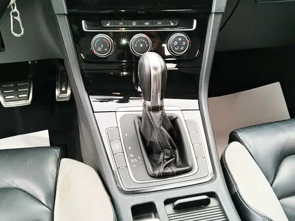 Volkswagen Golf — миниатюра 14