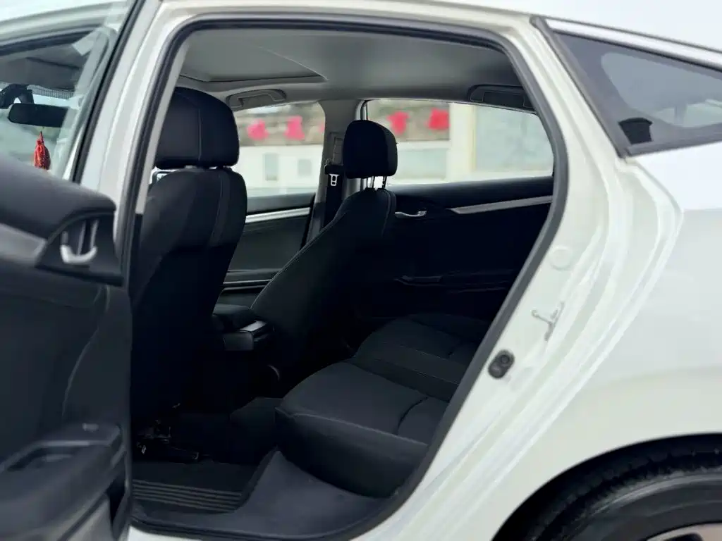 Honda Civic — миниатюра 17