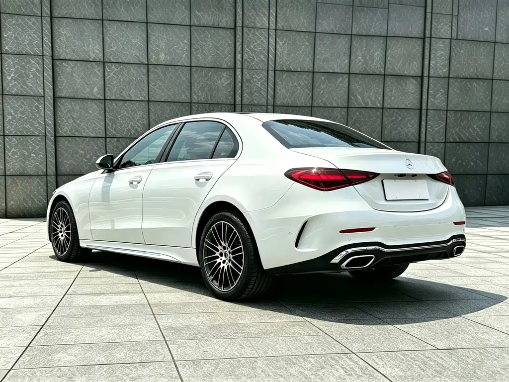 Mercedes-Benz C-Class — миниатюра 14