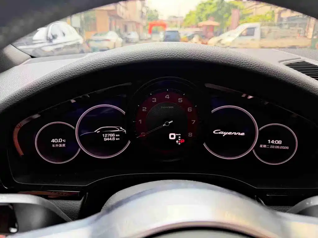 Porsche Cayenne — миниатюра 9