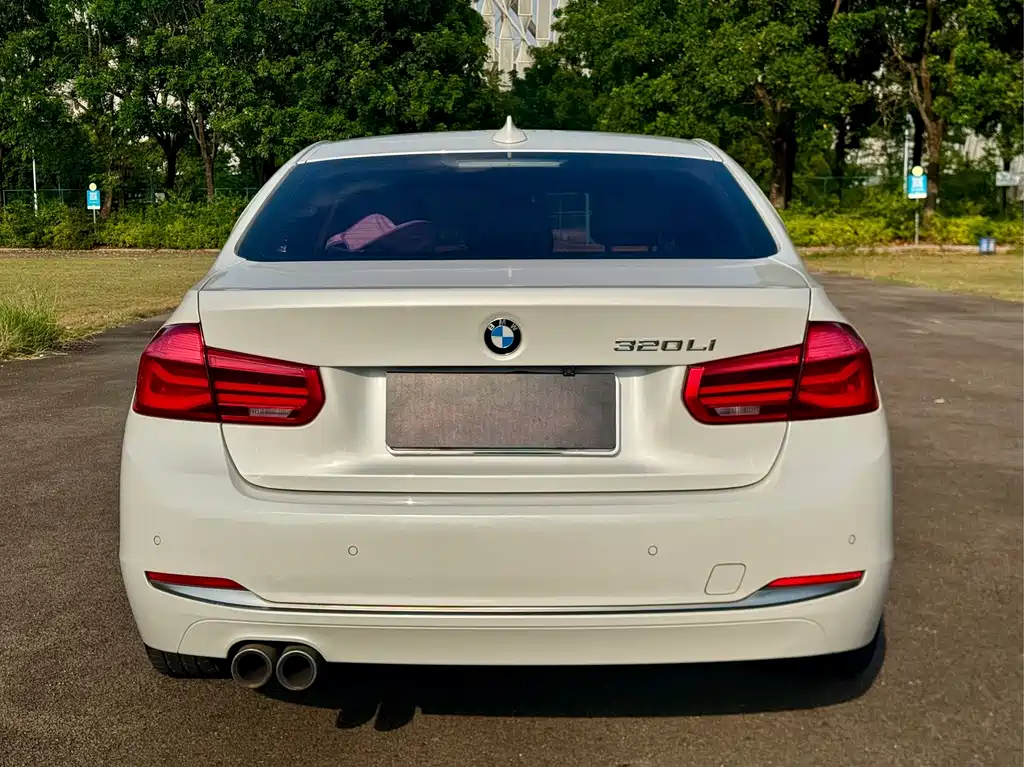 BMW 3 Series — миниатюра 8