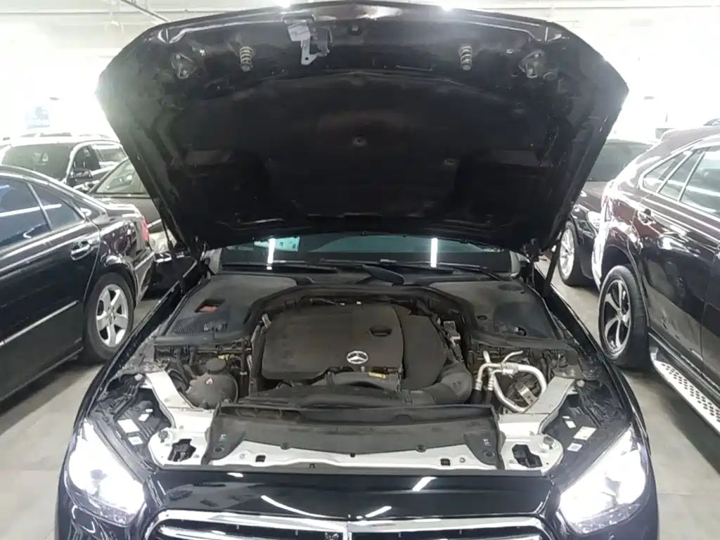 Mercedes-Benz E-Class — миниатюра 20