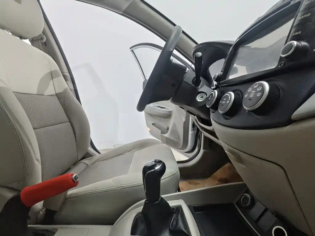 Changan V5 — миниатюра 14