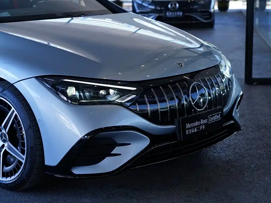 MERCEDES-BENZ EQE AMG