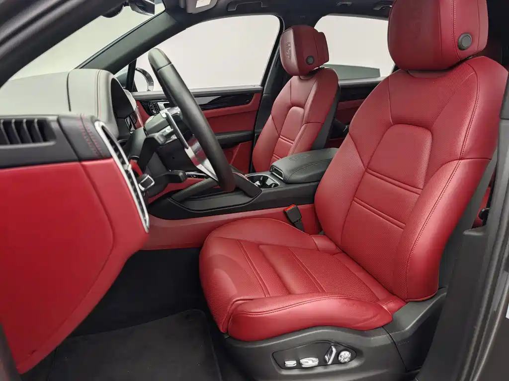Porsche Cayenne — миниатюра 11