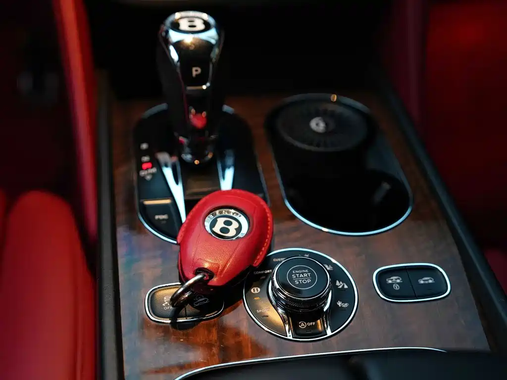 Bentley Bentayga — миниатюра 7