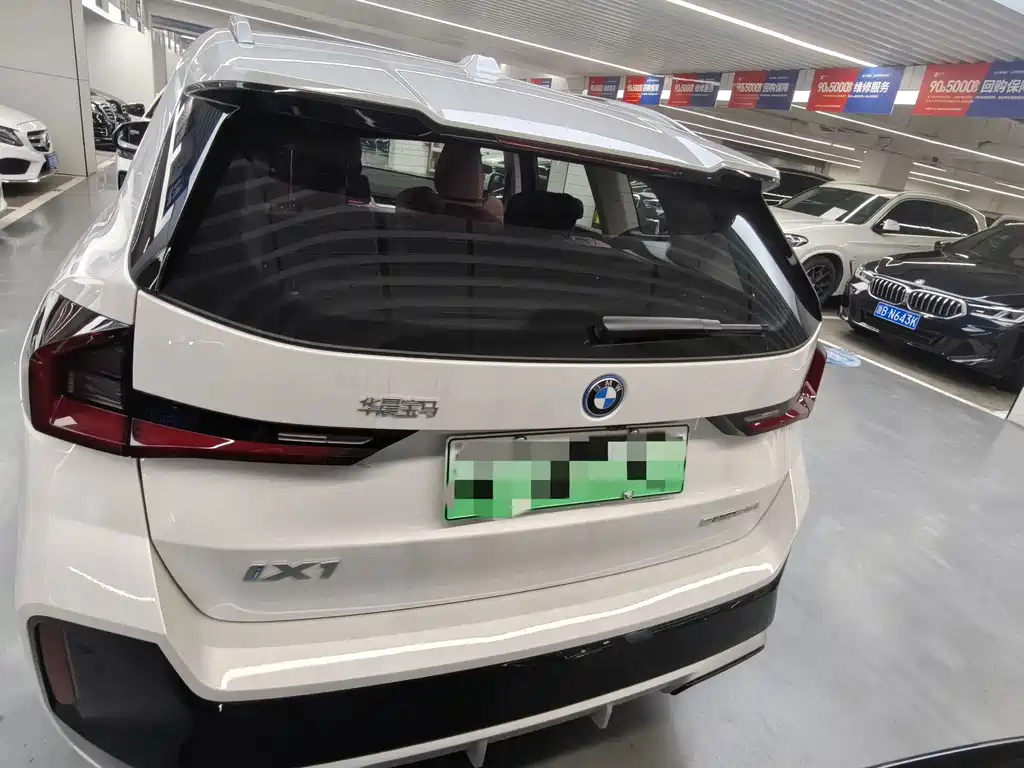 BMW iX1 — миниатюра 12