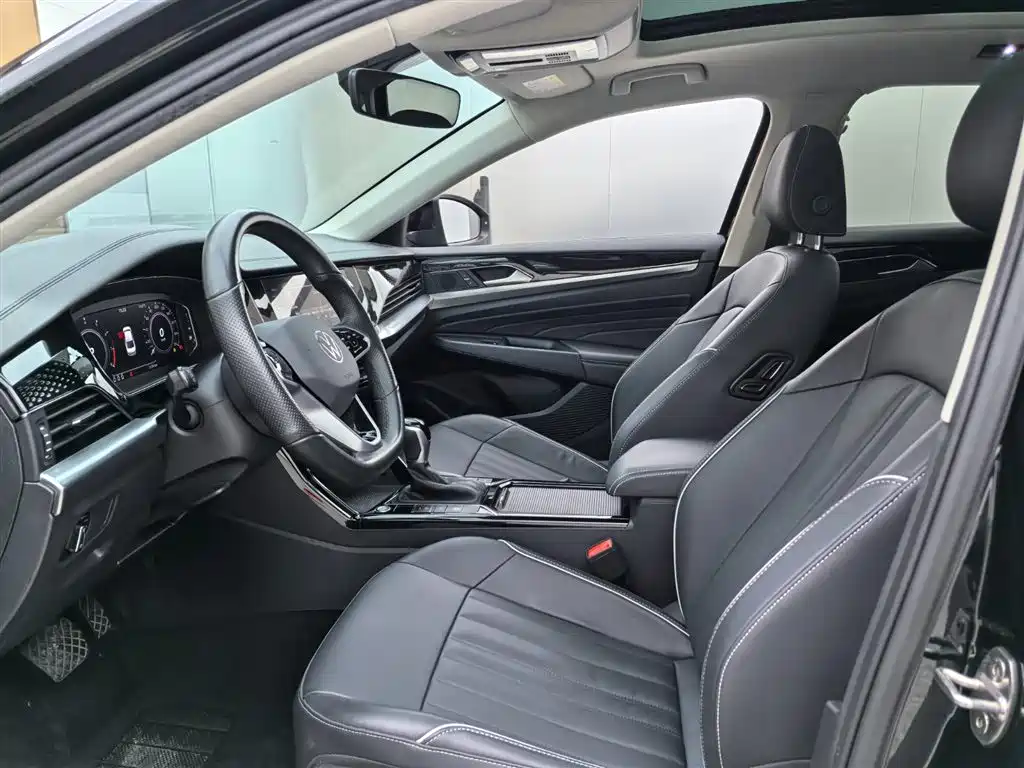 Volkswagen Passat 2023 330TSI Elite