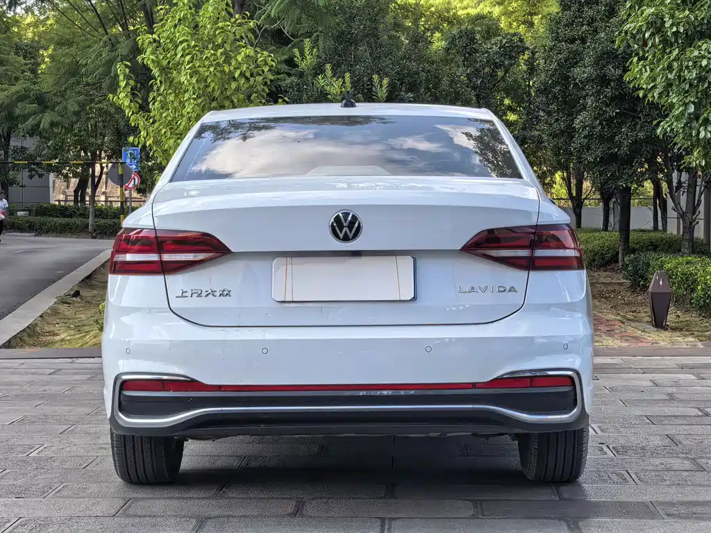 Volkswagen Lavida — миниатюра 8