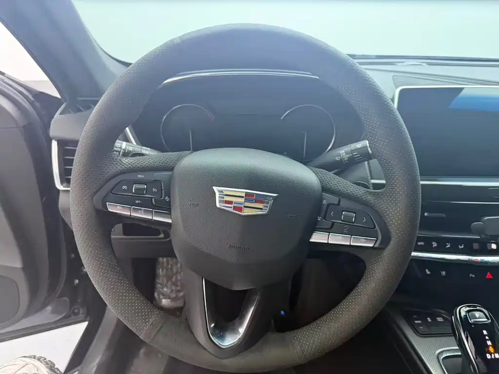 Cadillac CT5 — миниатюра 6