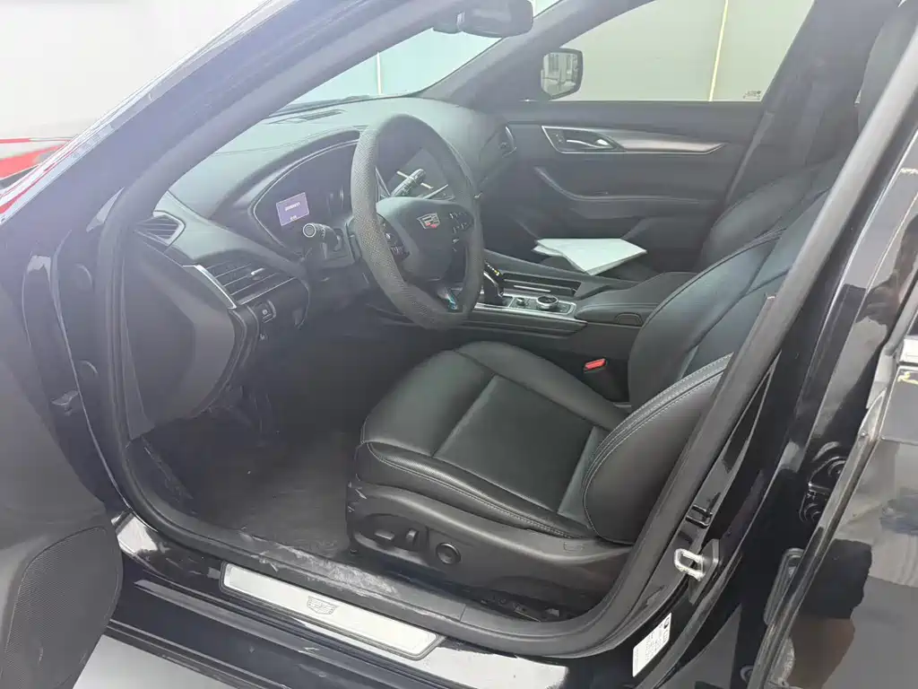 Cadillac CT5 — миниатюра 5
