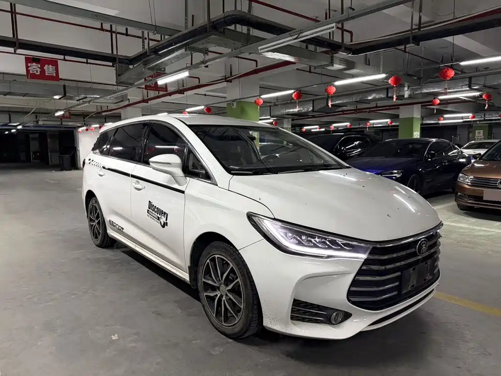 BYD MAX — миниатюра 3