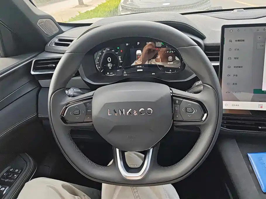 Lynk & Co 01 — миниатюра 15