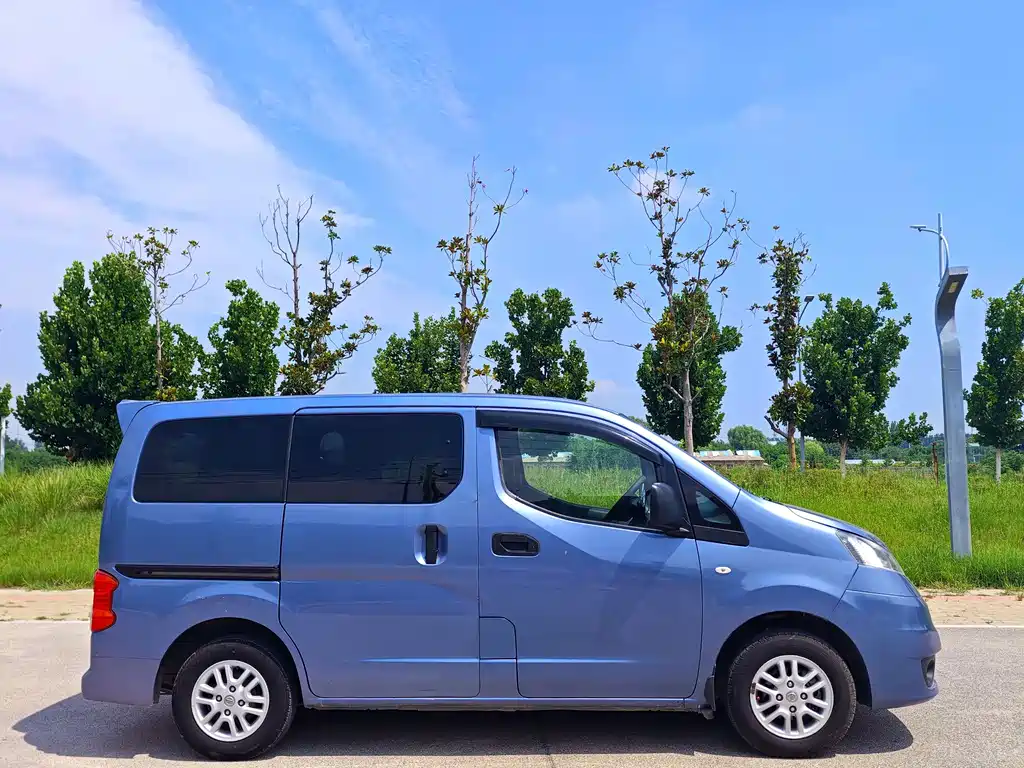 Nissan NV200 — миниатюра 17