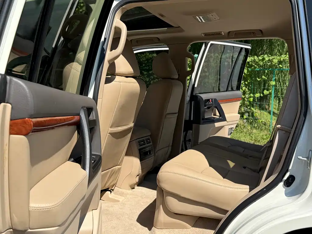 Toyota Land Cruiser — миниатюра 10