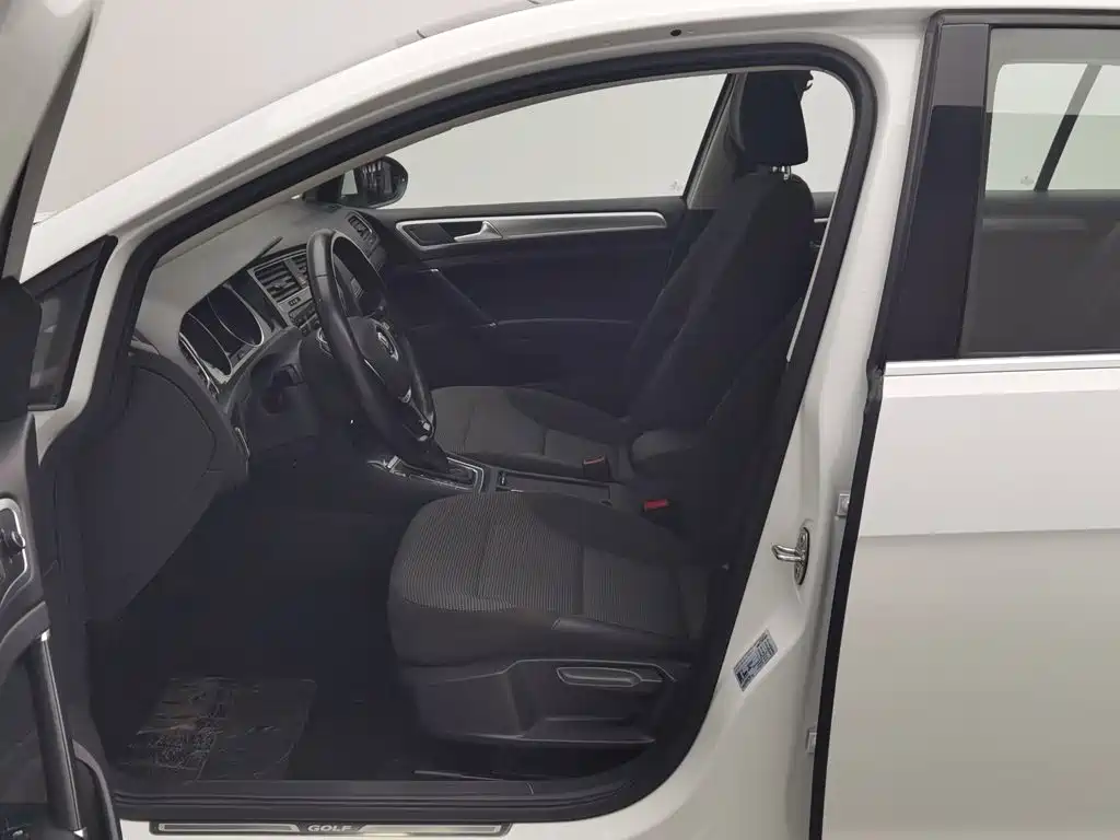 Volkswagen Golf — миниатюра 10