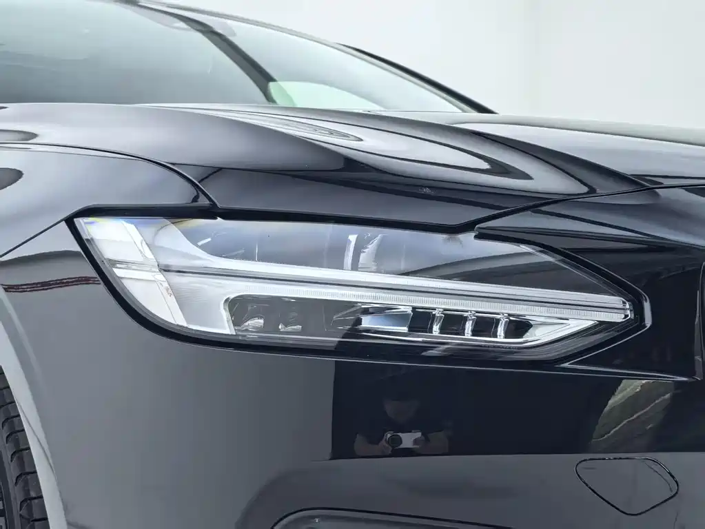 Volvo S90 — миниатюра 4