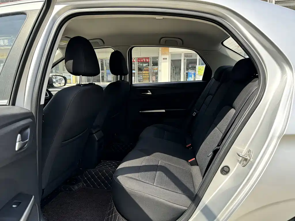 Citroen Elysee — миниатюра 8