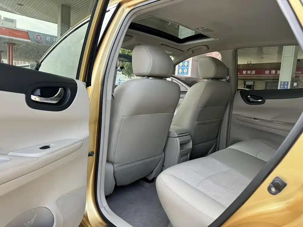 Nissan Tiida — миниатюра 12