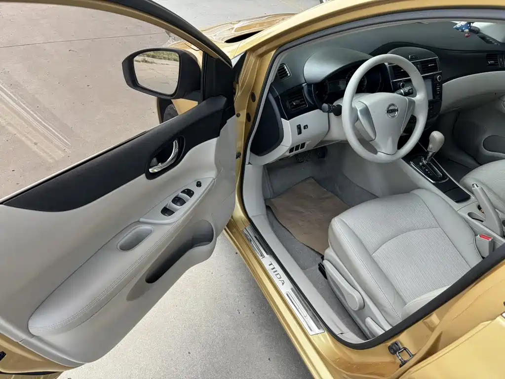Nissan Tiida — миниатюра 2