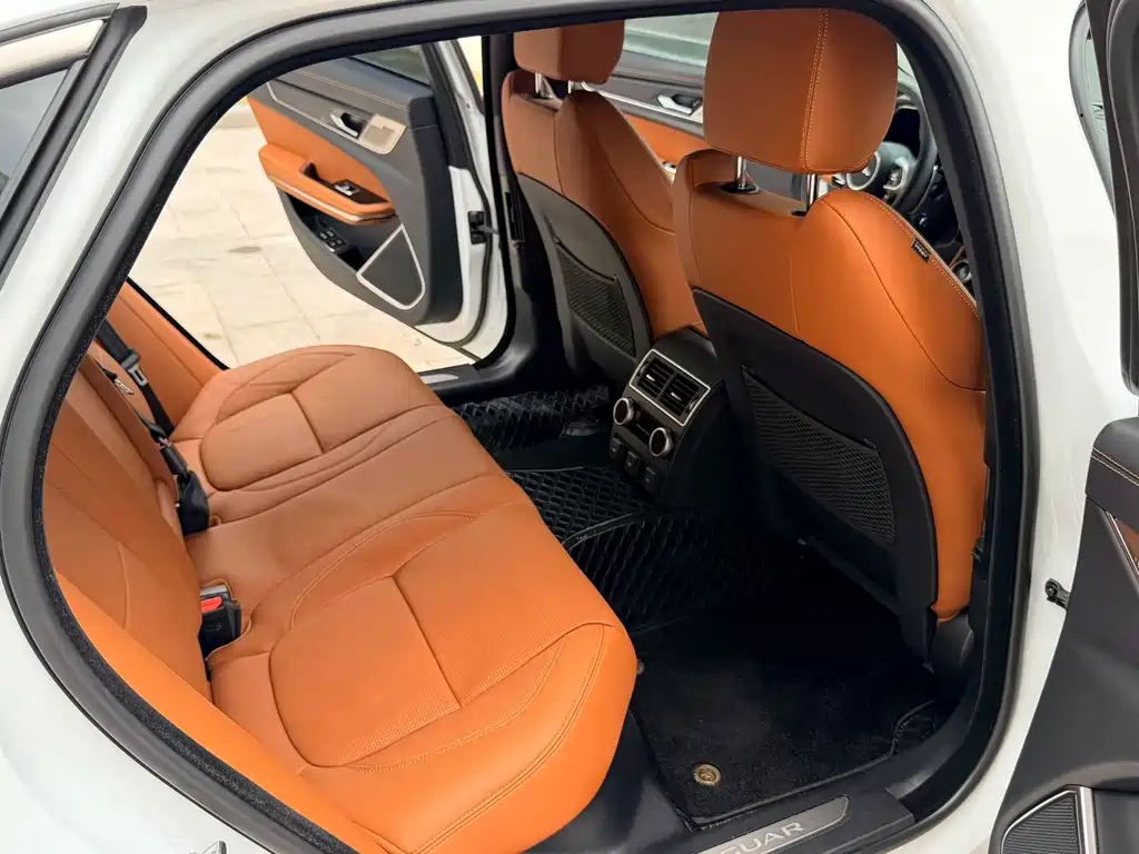 Jaguar XFL — миниатюра 11