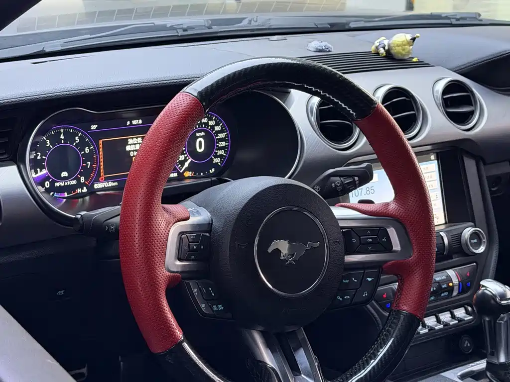 Ford Mustang — миниатюра 4