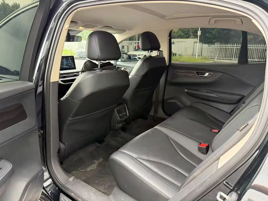 Hongqi Hongqi E-QM5 — миниатюра 4