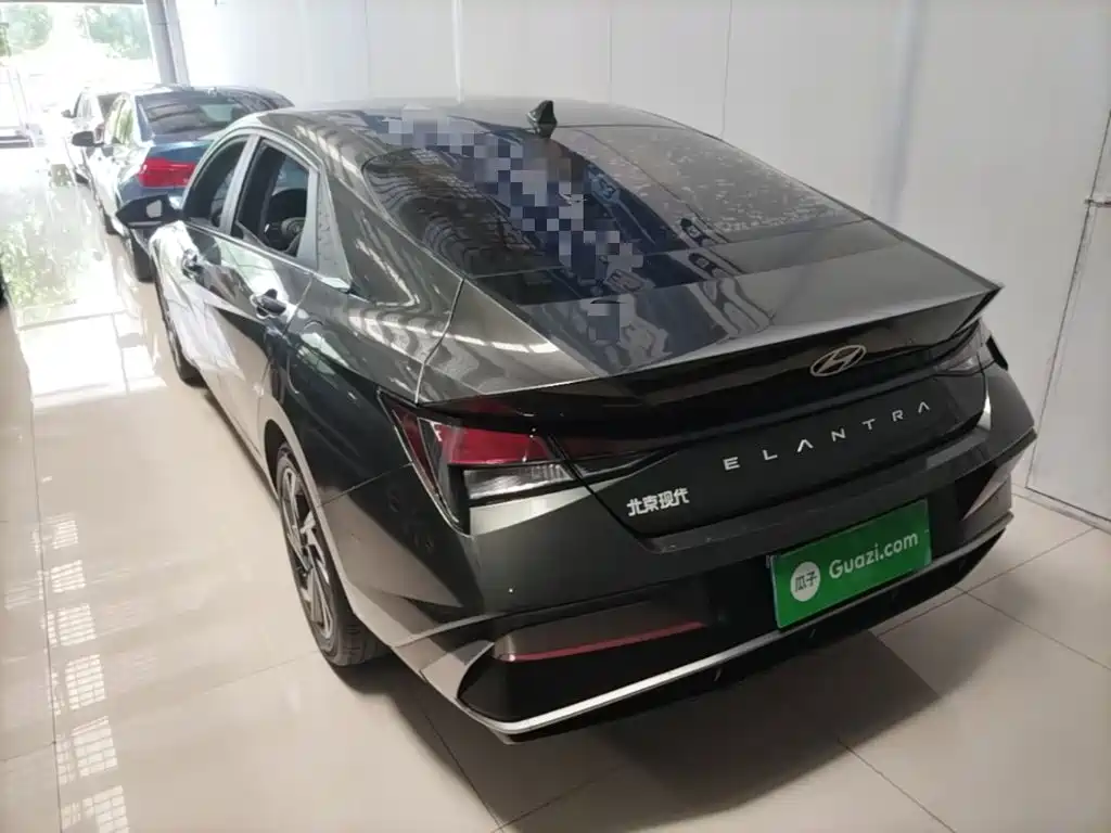 Hyundai Elantra — миниатюра 5