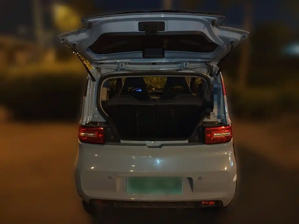 Wuling MINIEV — миниатюра 10