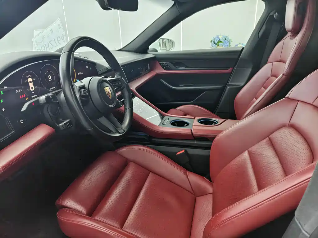 Porsche Taycan — миниатюра 5