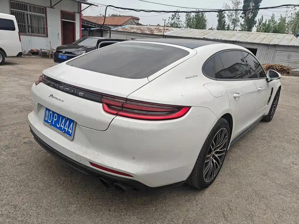 Porsche Panamera — миниатюра 5