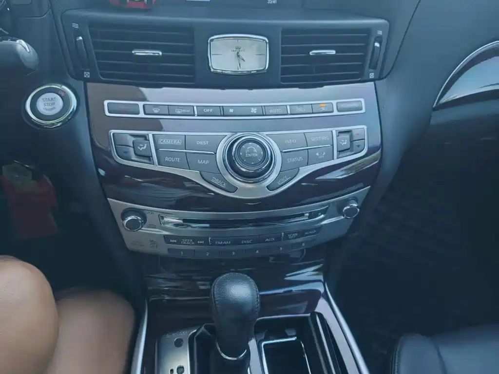 Infiniti Q70 — миниатюра 10