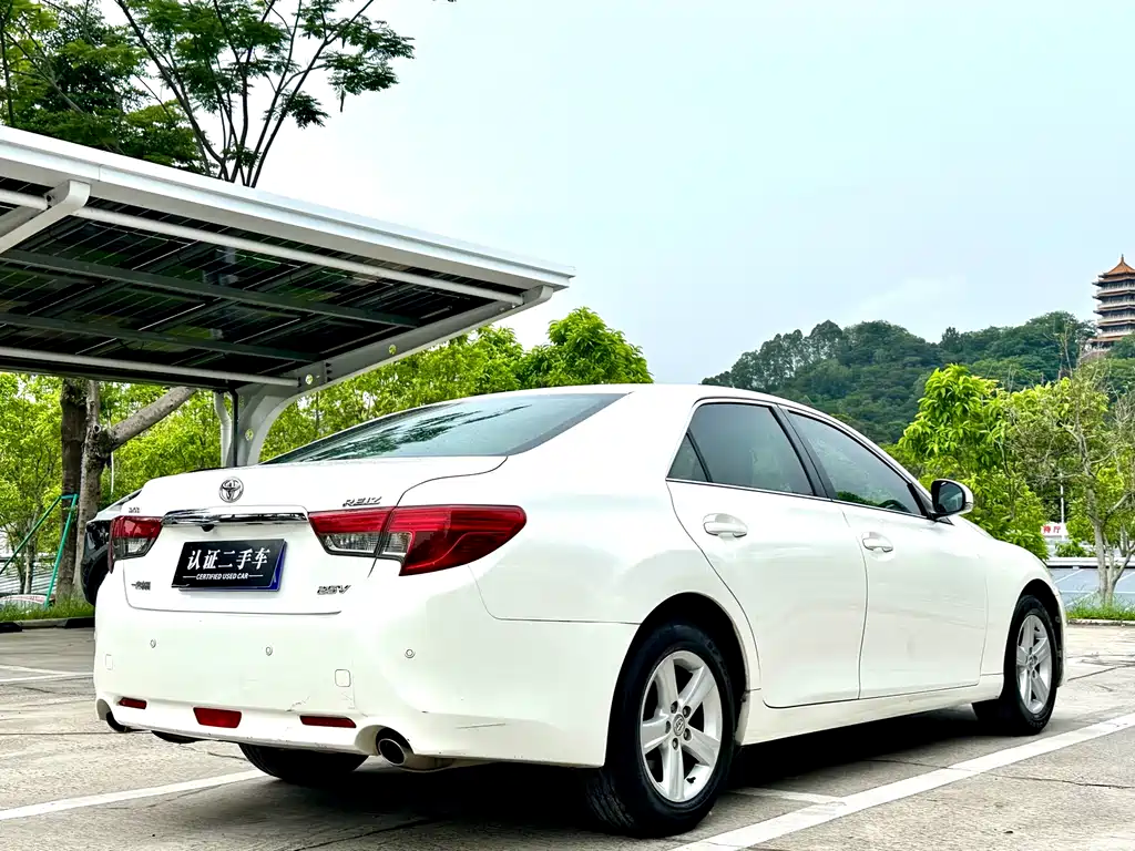 Toyota Reiz 2013 2.5V