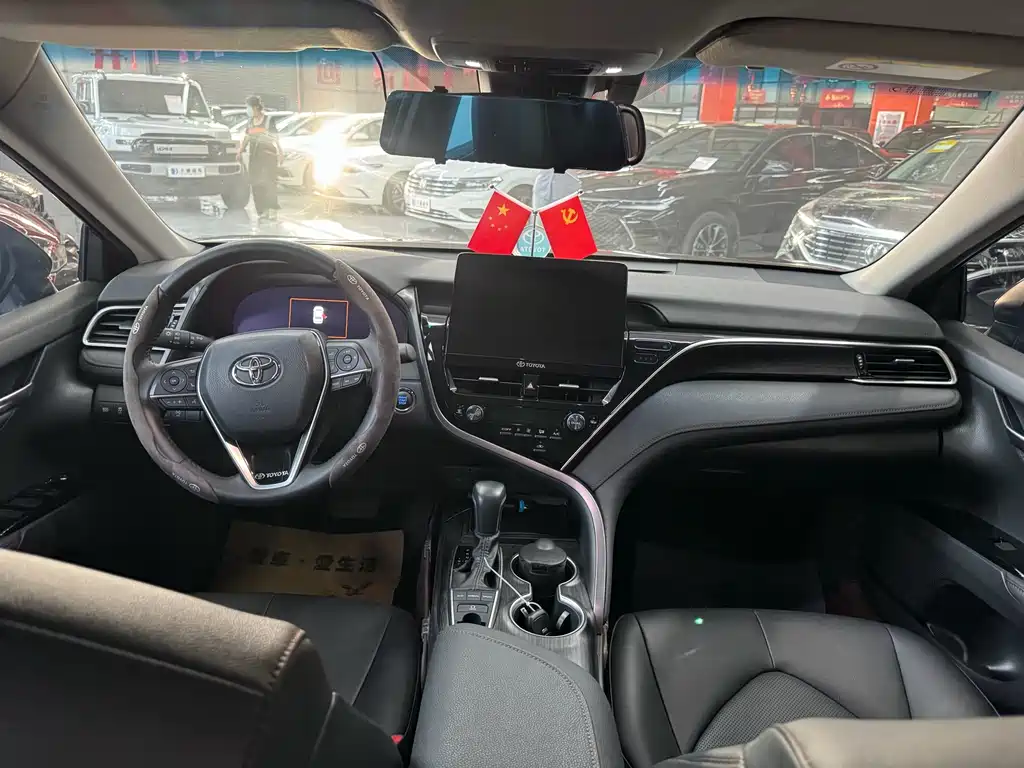 Toyota Camry 2021 2.5G Luxury