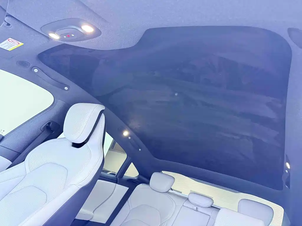Xiaomi SU7 — миниатюра 18